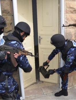 ضبط مخدرات في مقبرة 