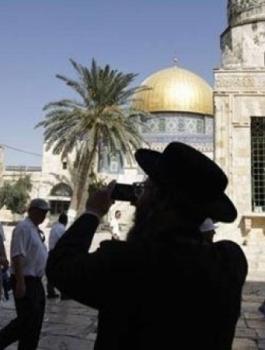 مستوطنون يجددون اقتحامهم للمسجد الأقصى