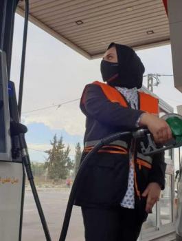 فتاة من غزة تقوم محروقات غزة