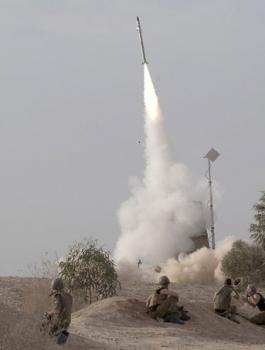 اسرائيل وصواريخ القبة الحديدة