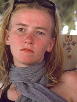 راشيل كوري وعباس