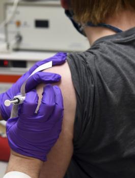 لقاح فايزر يصل اسرائيل