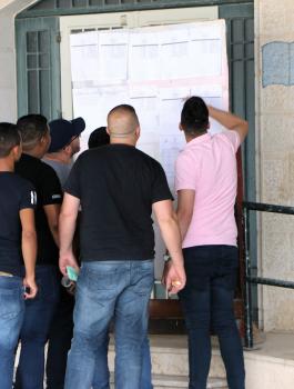 طلاب الثانوية العامة والتعليم الالكتروني