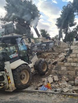 اعمال تجريف في المقبرة اليوسيفية