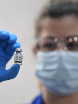 اسرائيل والتطعيم ضد فيروس كورونا