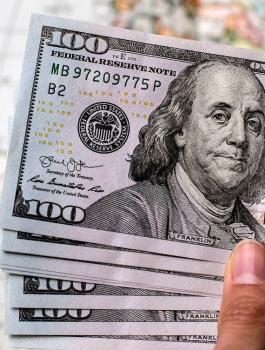 الدولار الامريكي امام الشيقل