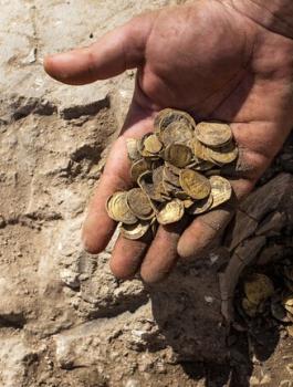 العثور على كنز