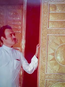 وفاة مصمم باب الكعبة