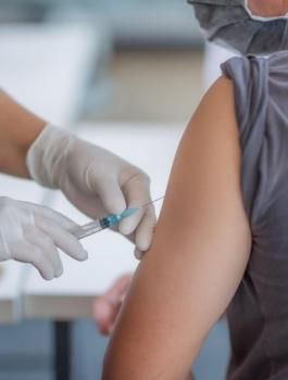 الصحة ولقاخ كورونا