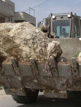 تجريف اكبر مقبرة كنعانية في فلسطين