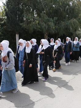 طلبة المدارس.jpg