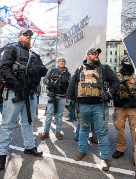 الشرطة الامريكية وانصار ترامب