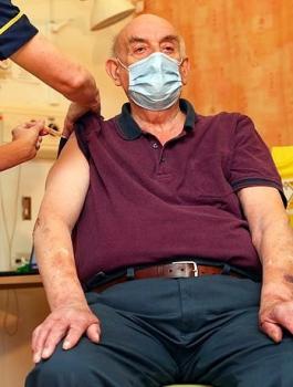 مسن بريطاني