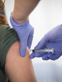 لقاح فايزر ضد فيروس كورونا