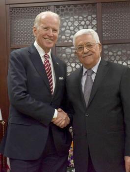 عباس وجو بايدن