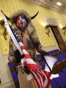 صاحب القرنين