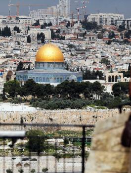 مقدسي يرفضون شيكات مفتوح