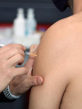 الاسرى في السجون ولقاح ضد فيروس كورونا