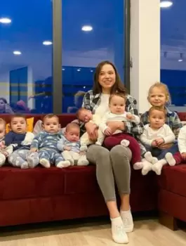 ام روسية تنجب 11 طفلا