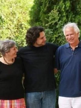 وفاة الشاعر مريد البرغوثي