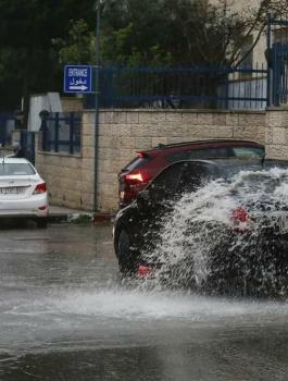 الامطار والمدارس