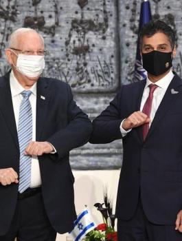 السفير الاماراتي لدى  اسرائيل