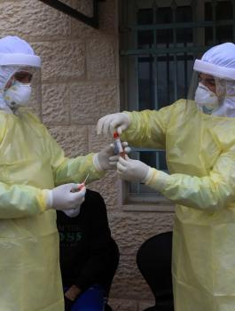 الوفيات والاصابات بفيروس كورونا