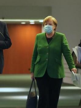 ميركل والاغلاقات في المانيا