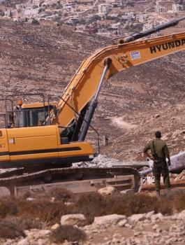 تجريف اراضي المواطنين في بيت لحم