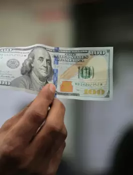 الدولار الامريكي واللشيقل