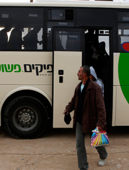 اسرائيل وتطعيم العمال الاردنيين ضد كورونا