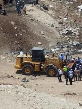 الخان الاحمر