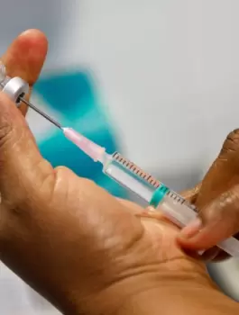 لقاح ضد كورونا في القدس