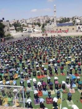 الاوقاف والصلاة في الساحات العامة