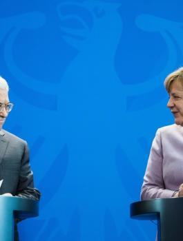 المانيا وميركل وعباس