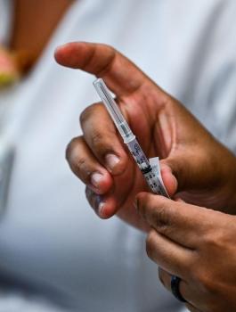 فايزر ولقاح ضد فيروس كورونا