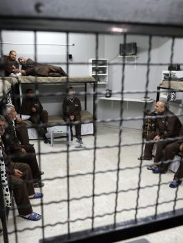 اضراب الاسرى في سجون الاحتلال