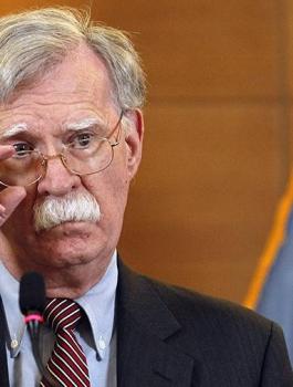 قرار بمنع دخول بولتون الى روسيا