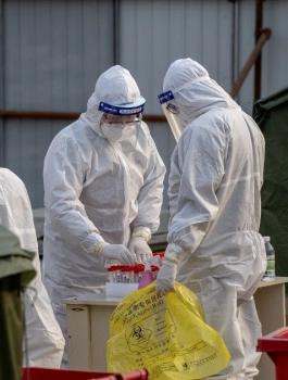 الوفيات والاصابات بكورونا في العالم