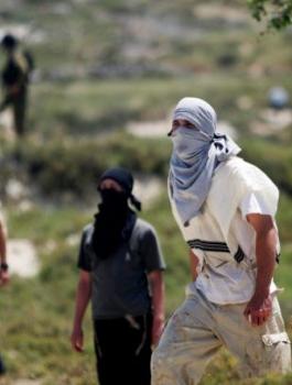 المستوطنون يطلقون النار