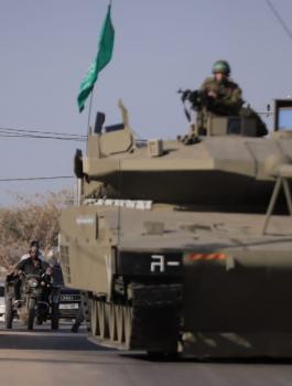 مجسم لدبابة في غزة