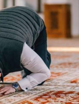 عدم_التركيز_في_الصلاة.jpg