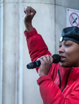 مقتل الناشطة  ساشا جونسون في بريطانيا