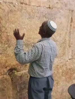 والد الجندي الاسرائيلي منغستو