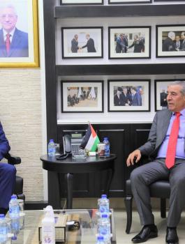 حسين الشيخ وسفير هولندا