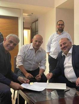 لابيد وبنيت واسرائيل