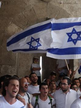 مسيرة الاعلام في القدس