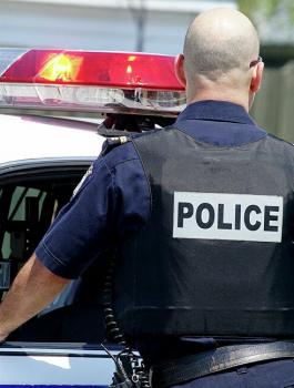 اصابات عناصر من الشرطة الامريكية