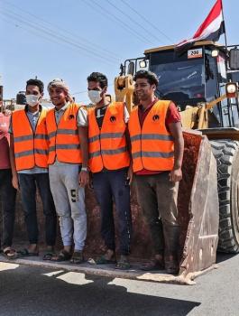 مصر ترسل معدات لازالة الدمار من قطاع غزة