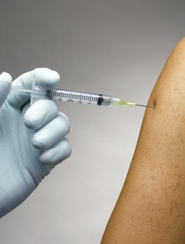 لقاحات كورونا وفايزر واصابة نادرة في القلب